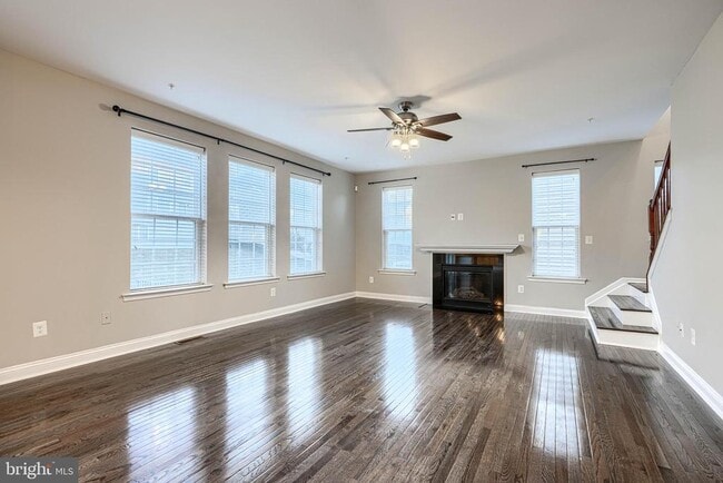 Building Photo - 601 Long Wall Dr