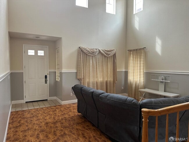 Building Photo - 2055 Redbud Way