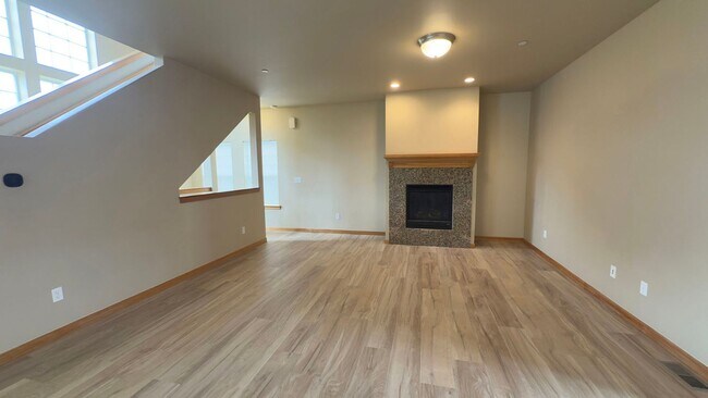 Building Photo - 255 29th St