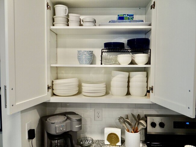 Building Photo - All Inclusive Seasonal Rental Available January 5-March 31st.