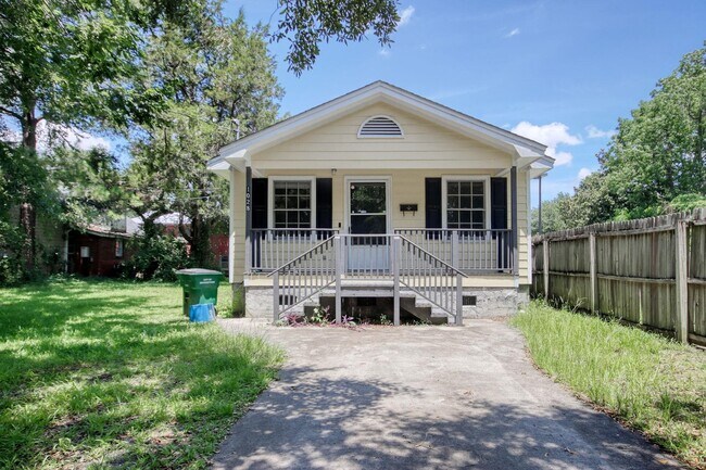 Building Photo - 1028 Duke St