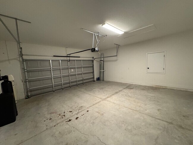 Building Photo - BEAUTIFUL 4 BD/2 BA Home in Palm Bay! Great Location!