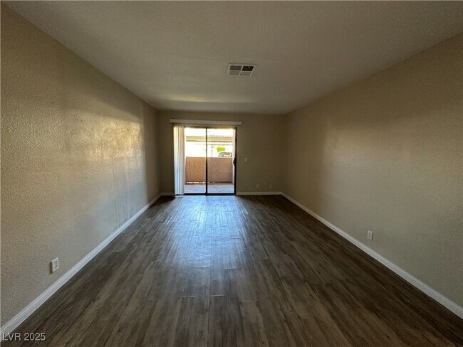 Building Photo - 3151 N Soaring Gulls Dr