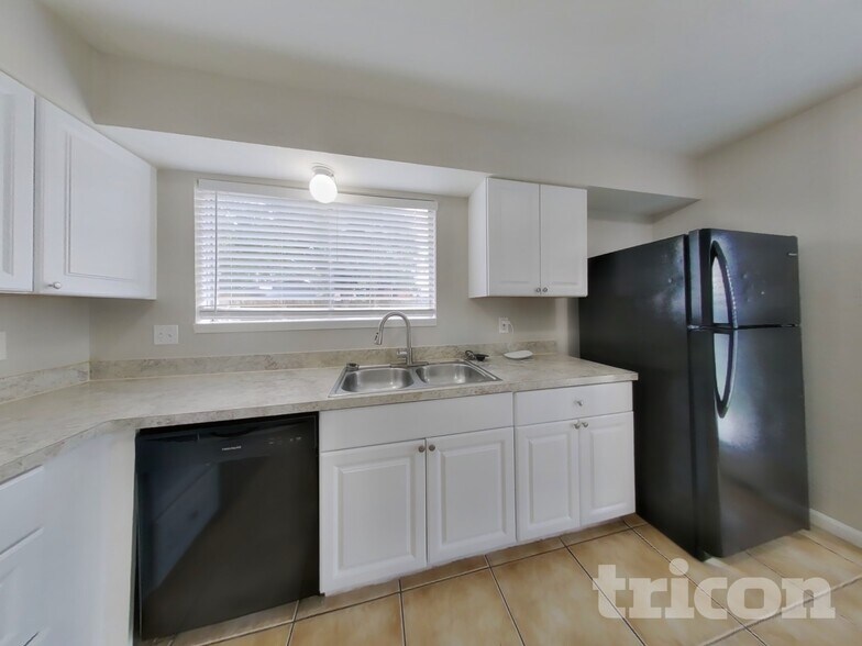 Building Photo - 12819 Enchanted Path Dr