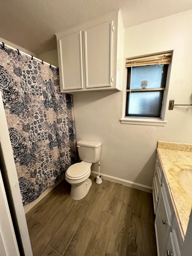 Building Photo - 4030 Thistledown Dr