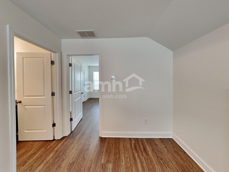 Building Photo - 2477 Napa Valley Dr