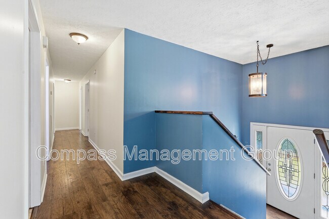 Building Photo - 1690 River Bend Rd
