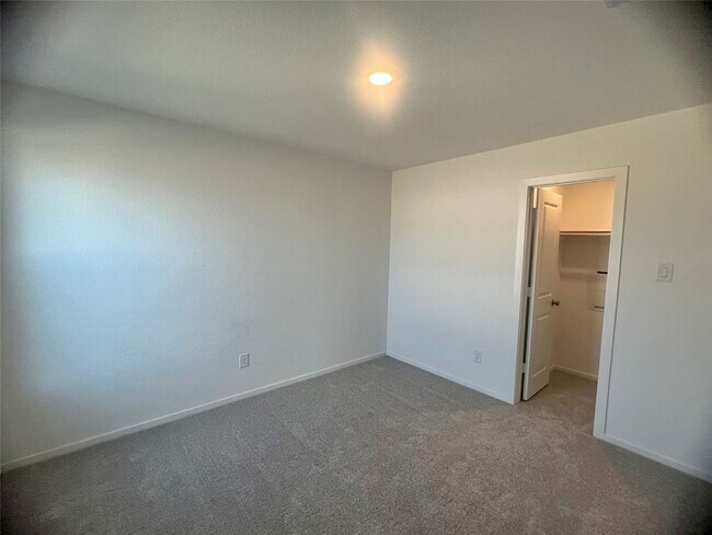 Building Photo - 16802 Great Highlands Dr