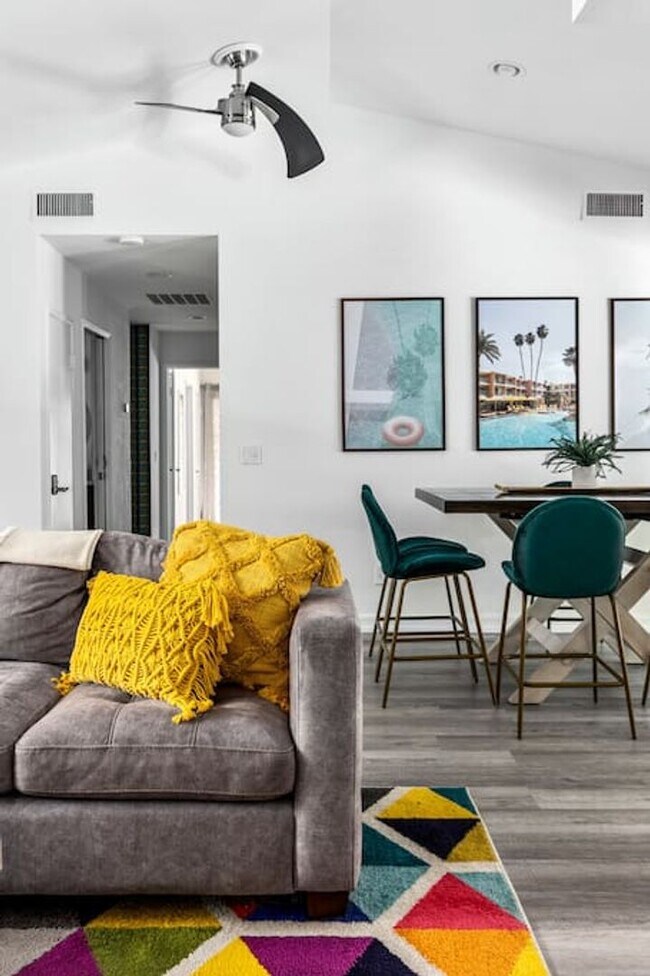 Building Photo - Beautiful fully furnished 3 bedroom home in Palm Springs (Monthly Only - No Long Term)