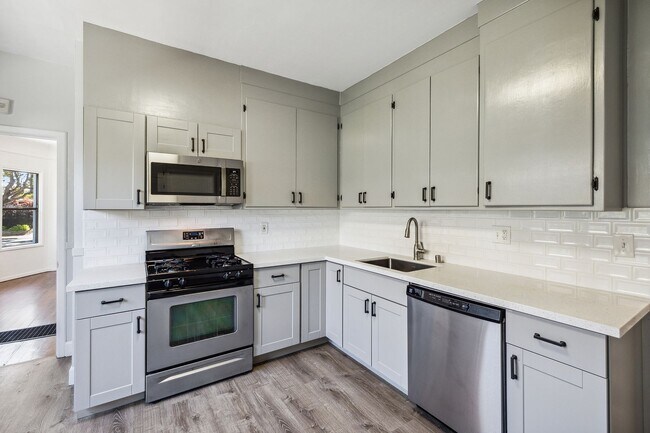 Building Photo - 1033 Central Ave