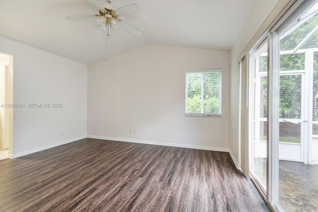 Building Photo - 1211 Golden Cane Dr