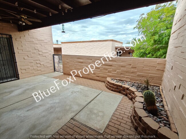 Building Photo - 4227 E Presidio Rd