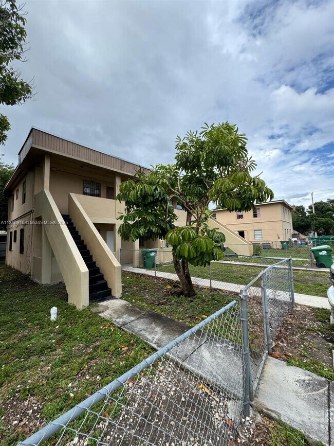Building Photo - 3221 NW 48th St