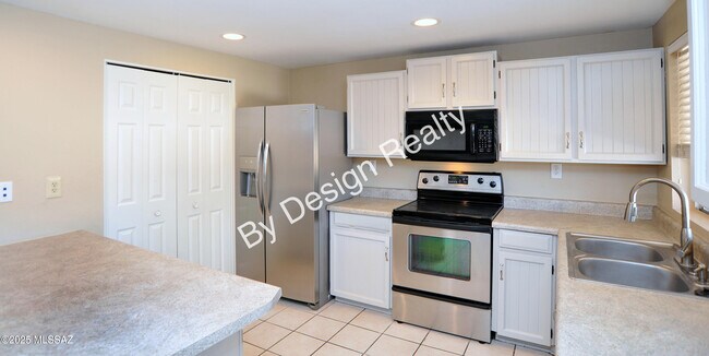 Building Photo - 7230 N Ulene Pl