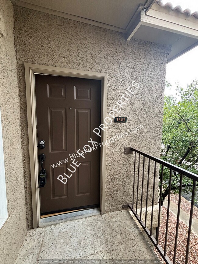 Building Photo - 1500 E Pusch Wilderness Dr