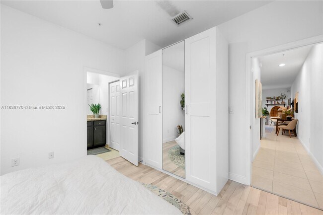 Building Photo - 1030 SW 147th Ave