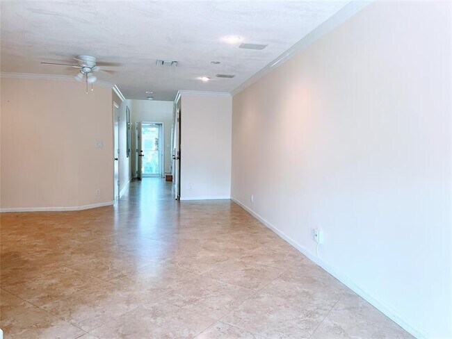Building Photo - 2032 Discovery Cir E