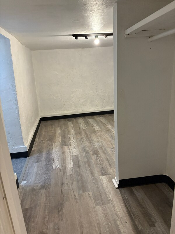 Building Photo - 205 N Hendren Ave