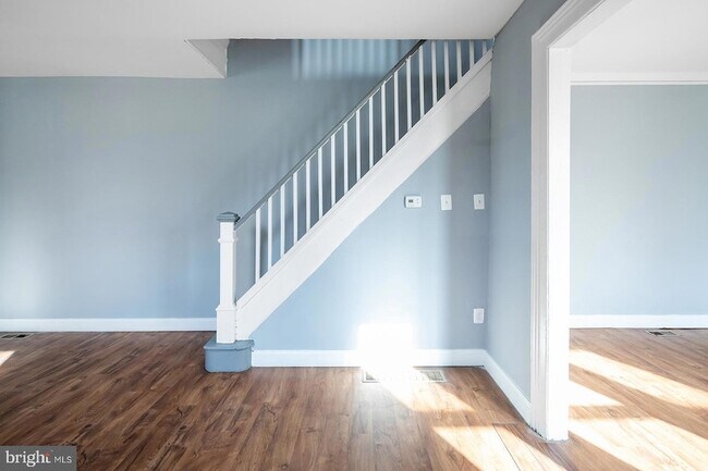 Building Photo - 851 S 57th St