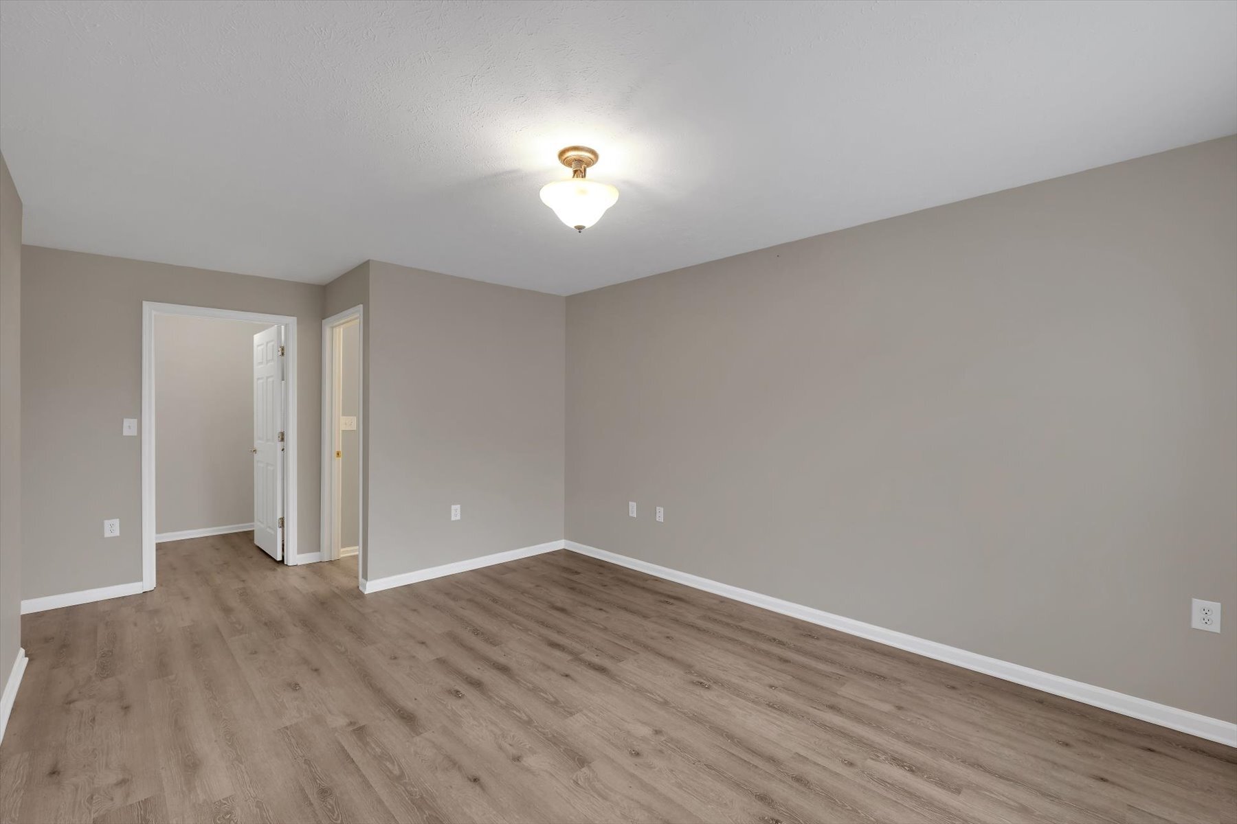 Building Photo - 6403 Shelton Cir