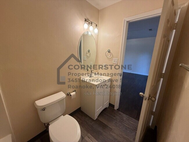 Building Photo - 4518 Lomond Cir