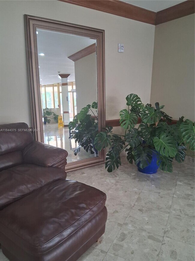 Building Photo - 100 Golden Isles Dr