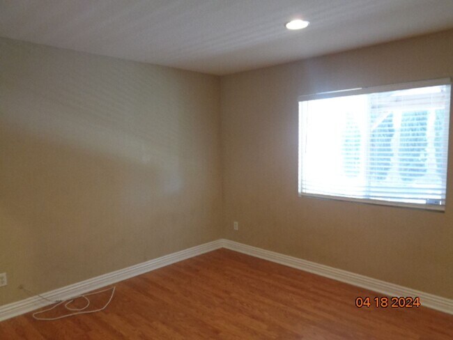 Building Photo - Large West Lancaster 2 Story Built in 2004 with 3638 sq. ft.
