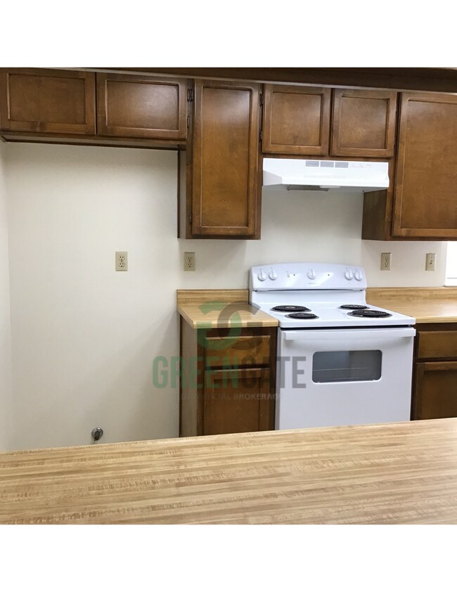 Building Photo - 941 Claremont Ct