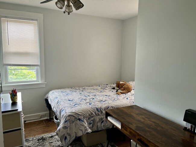Building Photo - 849 Bower Hill Rd