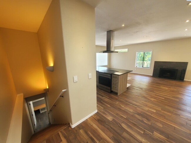 Building Photo - North Richland For Rent