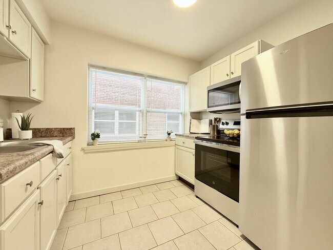 Building Photo - 5524 Chippewa St