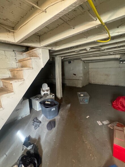 Building Photo - 360 Turner St