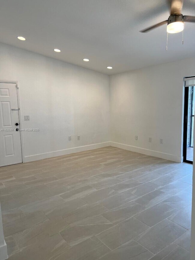 Building Photo - 451 NE 207th Ln