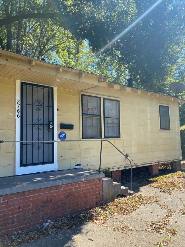Building Photo - Housing Authority Vouchers Accepted !! 2-bedroom, 1-bathroom DUPLEX located in Mid City North, Ba...