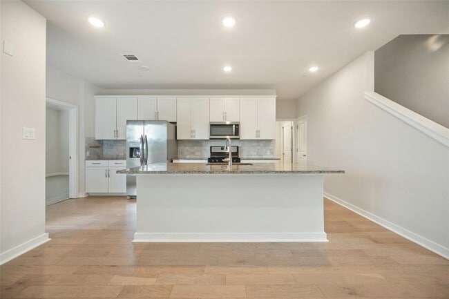 Building Photo - 2500 Forest Creek Dr