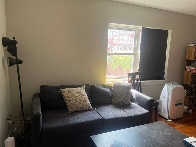 Building Photo - 61 Selkirk Rd