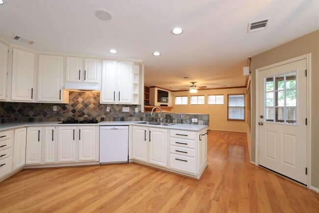 Building Photo - 47 E Greywing Cir