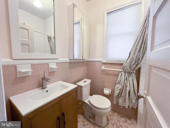 Building Photo - 7133 Sycamore Ave