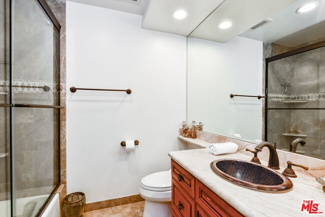 Building Photo - 11755 Montana Ave