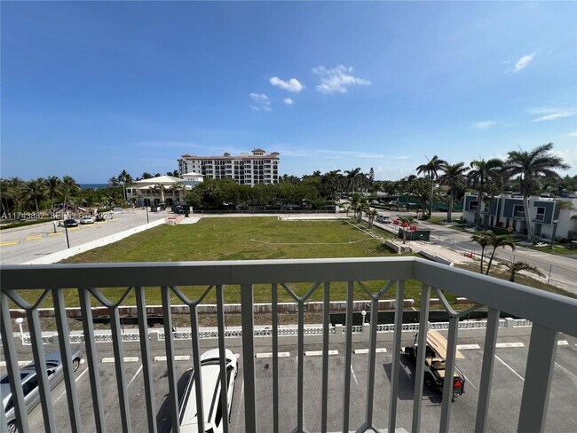 Building Photo - 125 S Ocean Ave