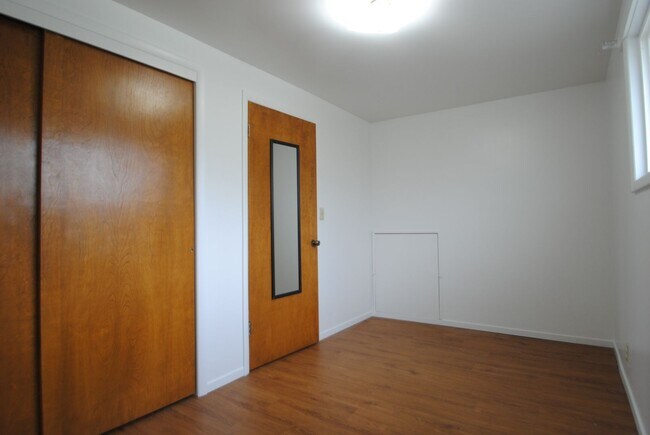 Building Photo - 810 N 600 E