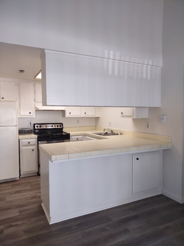 Building Photo - 9279 Corinthian Cir