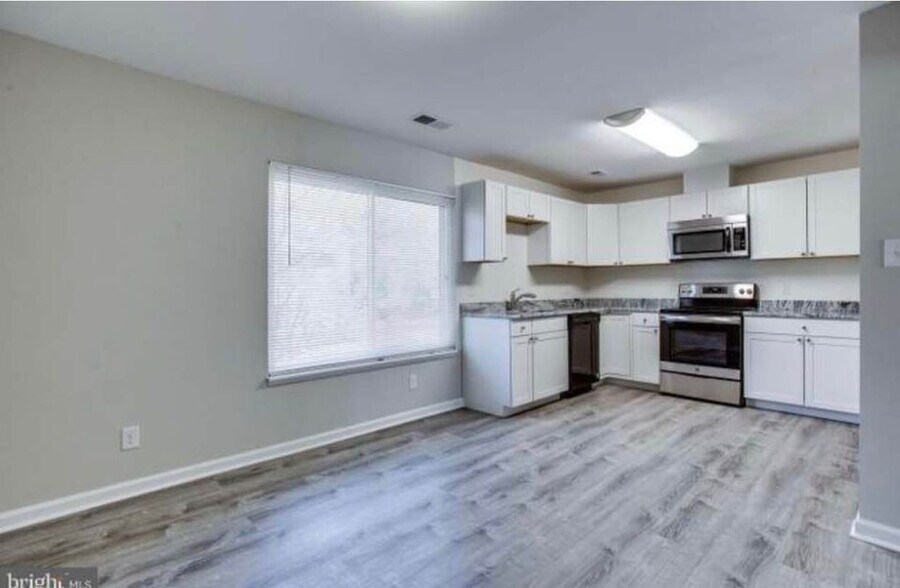 Building Photo - 1811 Westwind Way