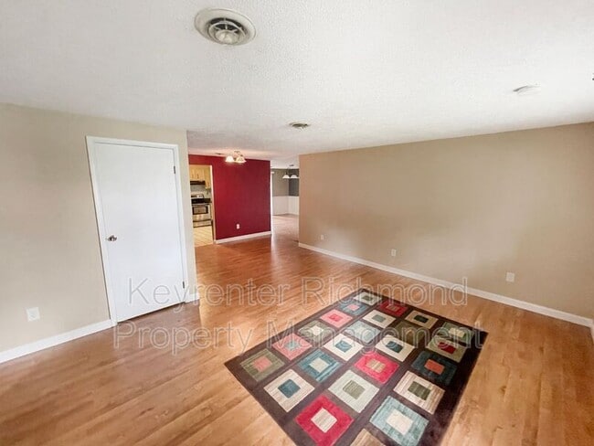 Building Photo - 7500 Orchardhill Dr