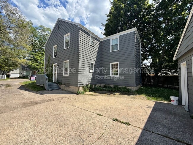 Building Photo - 1447 Giddings Ave SE