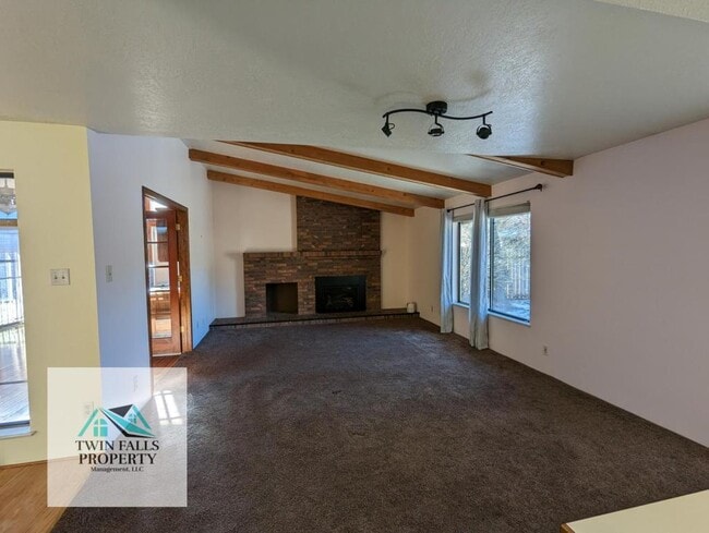 Building Photo - 955 Wood River Dr