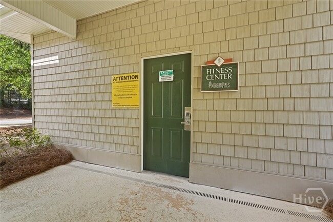 Building Photo - 504 Potter Stone Square