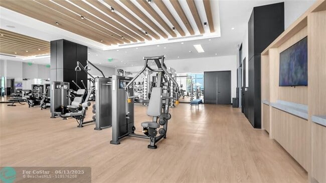 Building Photo - 1116 N Ocean Blvd