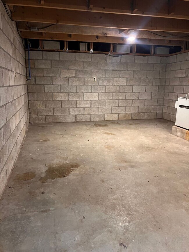 Building Photo - 2 Bed/1 Bath Home in Fallon