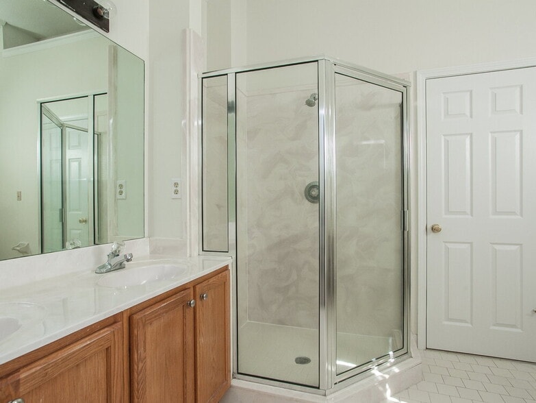 Building Photo - 596 N Ericson Rd